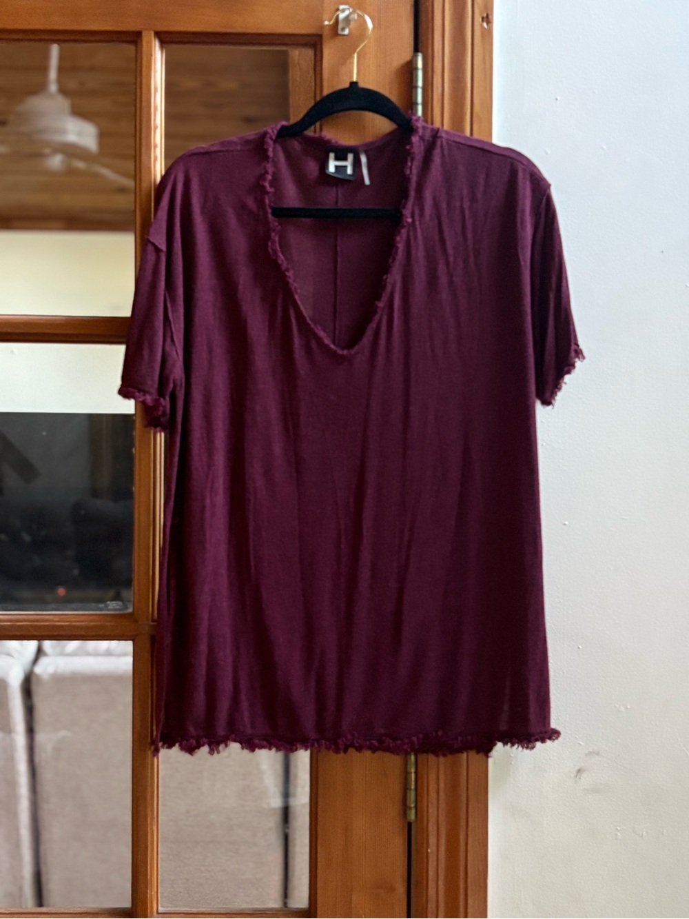 H by Bordeaux Burgendy Distressed Raw Edge V-Neck Tee Size Large